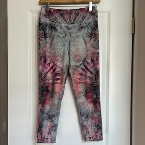 EVCR (Evolution and Creation) Tie-Dye Patterned Cropped Leggings Size M